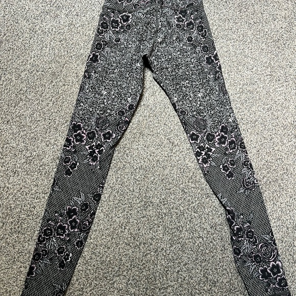 Lululemon wonder under leggings, full length - Picture 2 of 3